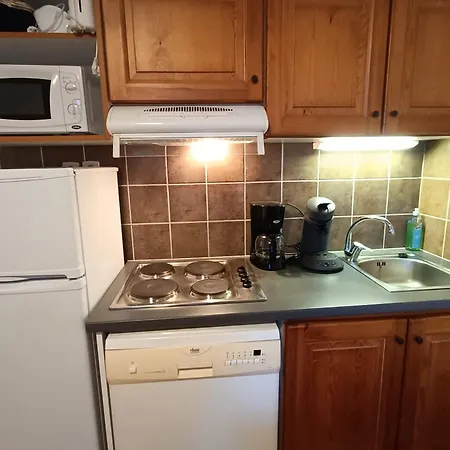 Apartment For 4 To 6 People In