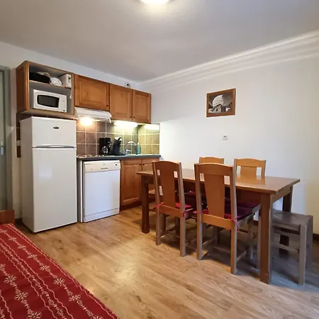 Apartment For 4 To 6 People In Albiez-Montrond