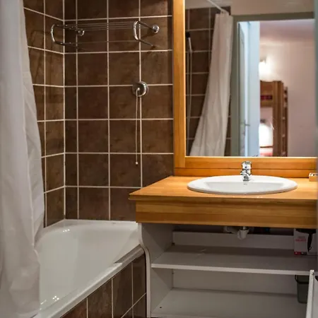 Apartment For 4 To 6 People In Albiez-Montrond