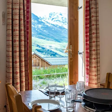 For 4 To 6 People In Albiez-Montrond