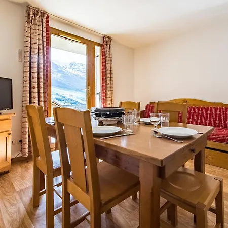 Apartment For 4 To 6 People In