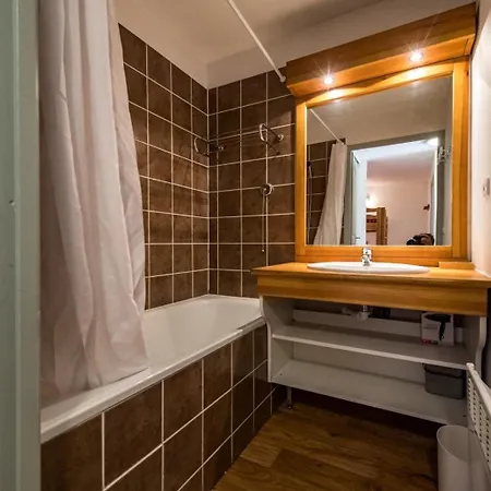 For 4 To 6 People In *