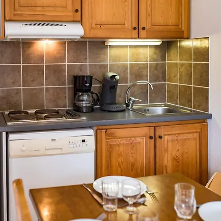 Apartment For 4 To 6 People In *